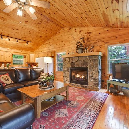 Peaceful Smoky Mountain Cabin With Deck And Fire Pit! وينزفيل، كارولاينا الشمالية المظهر الخارجي الصورة
