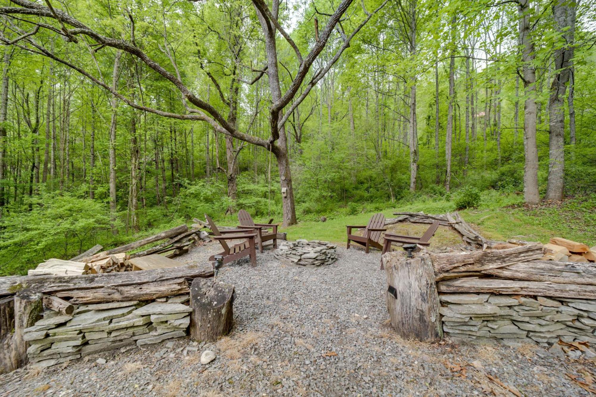 Peaceful Smoky Mountain Cabin With Deck And Fire Pit! وينزفيل، كارولاينا الشمالية المظهر الخارجي الصورة