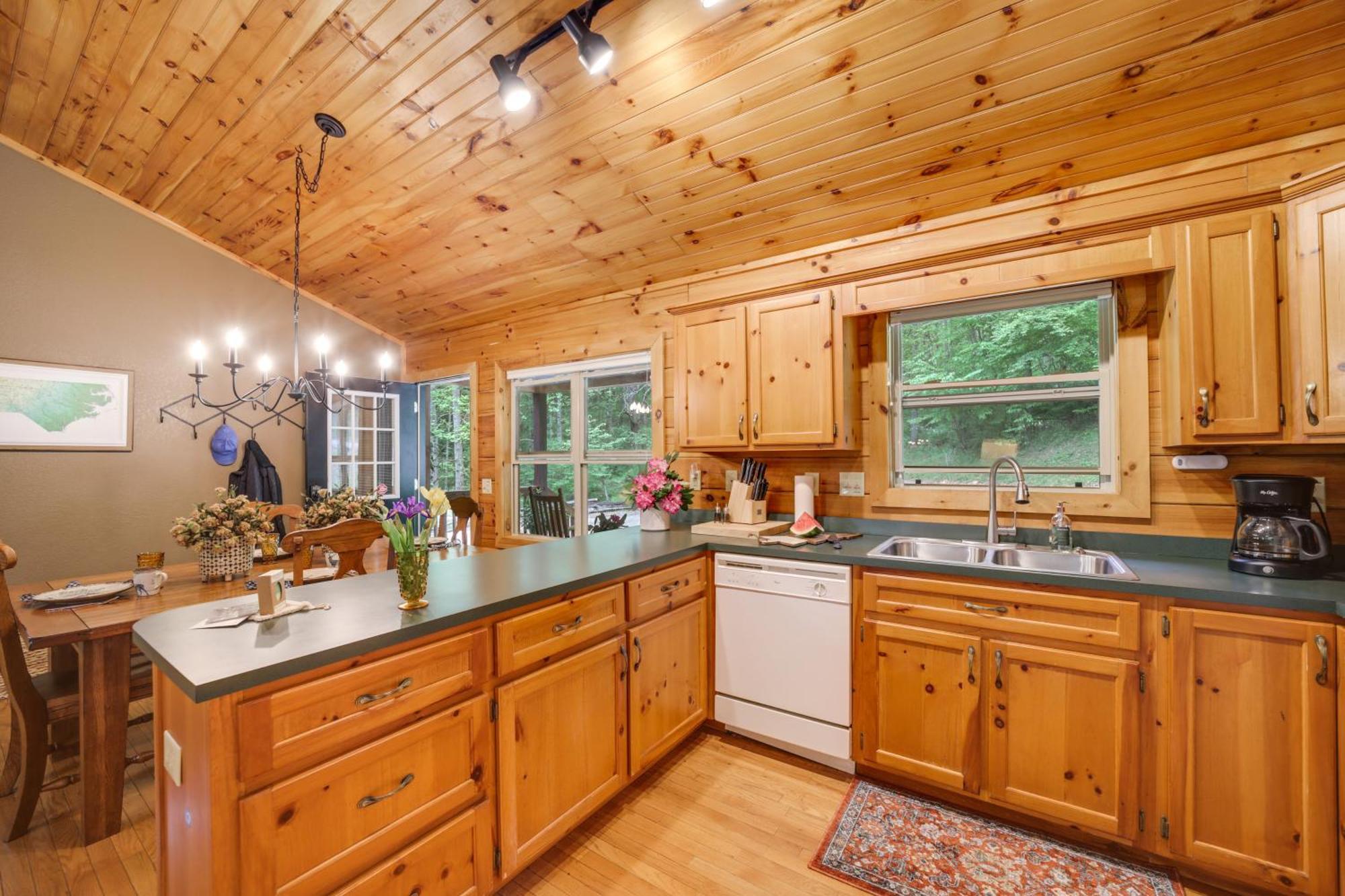 Peaceful Smoky Mountain Cabin With Deck And Fire Pit! وينزفيل، كارولاينا الشمالية المظهر الخارجي الصورة