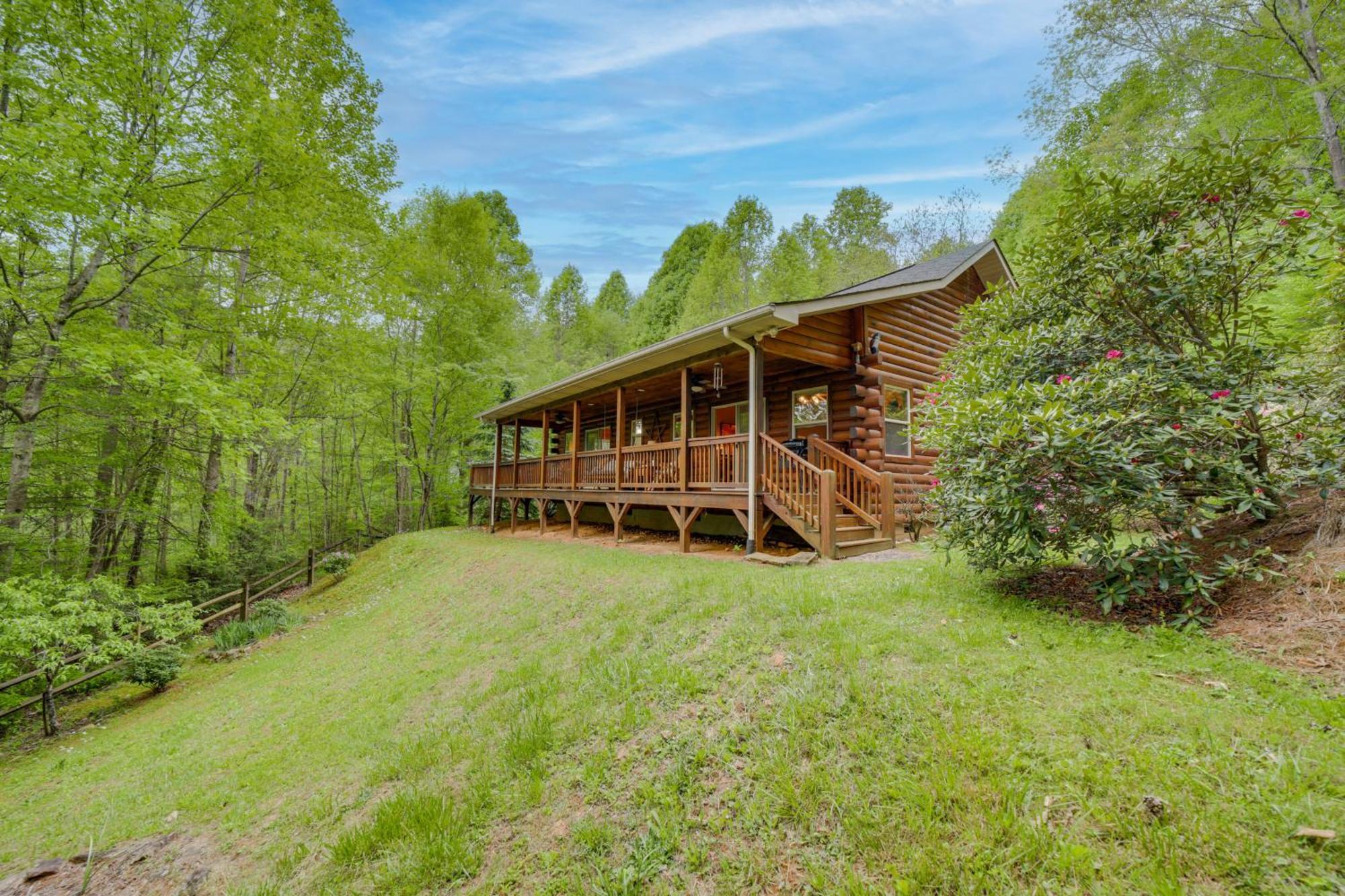 Peaceful Smoky Mountain Cabin With Deck And Fire Pit! وينزفيل، كارولاينا الشمالية المظهر الخارجي الصورة