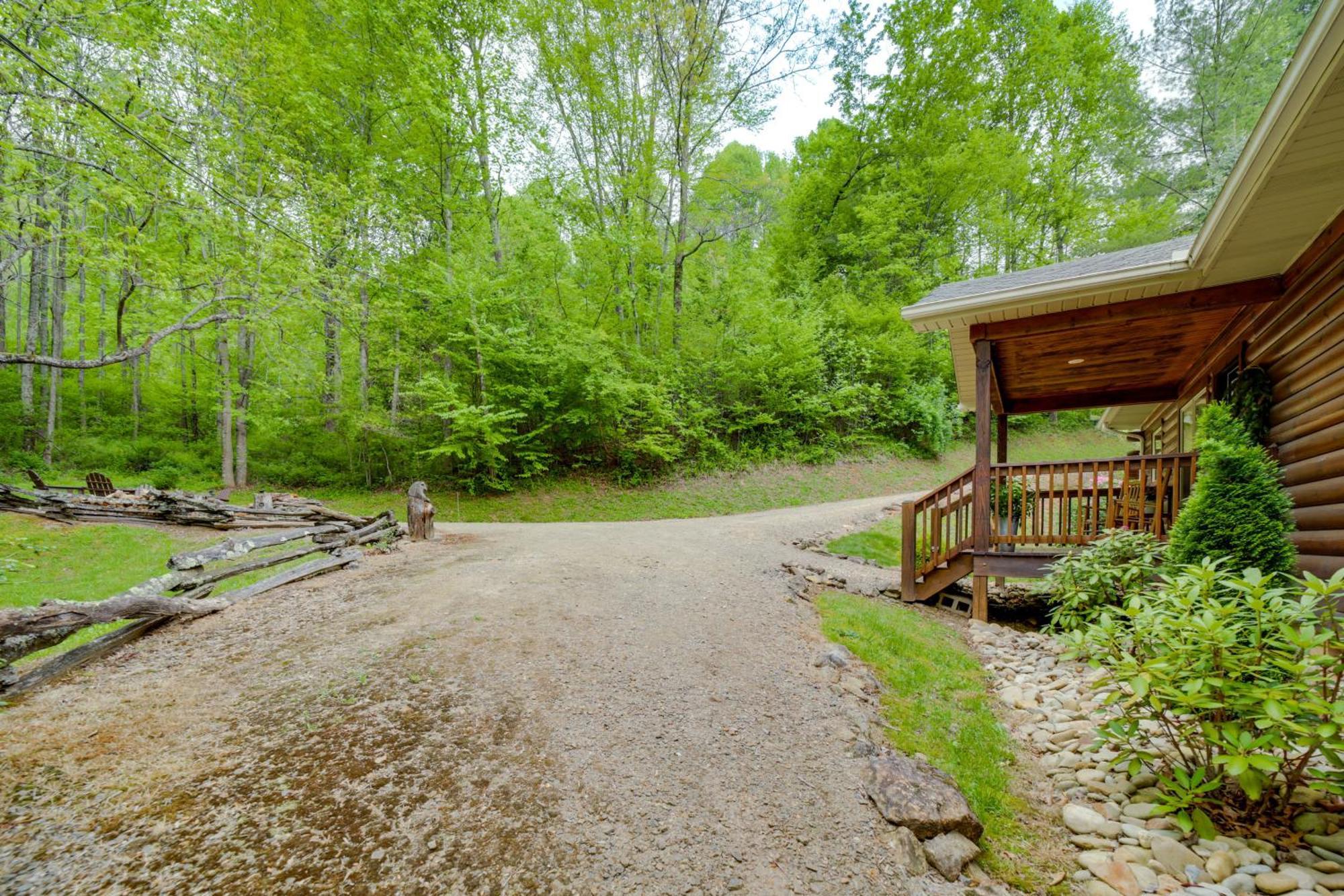 Peaceful Smoky Mountain Cabin With Deck And Fire Pit! وينزفيل، كارولاينا الشمالية المظهر الخارجي الصورة